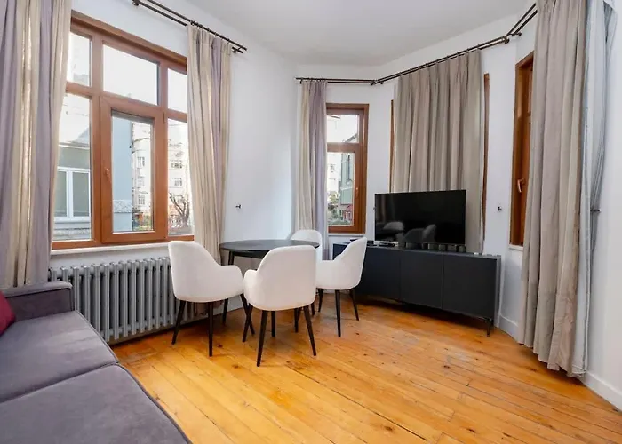 Exclusive House With 2 Apartments Including 4 Bedrooms And 4 Bathrooms In Total