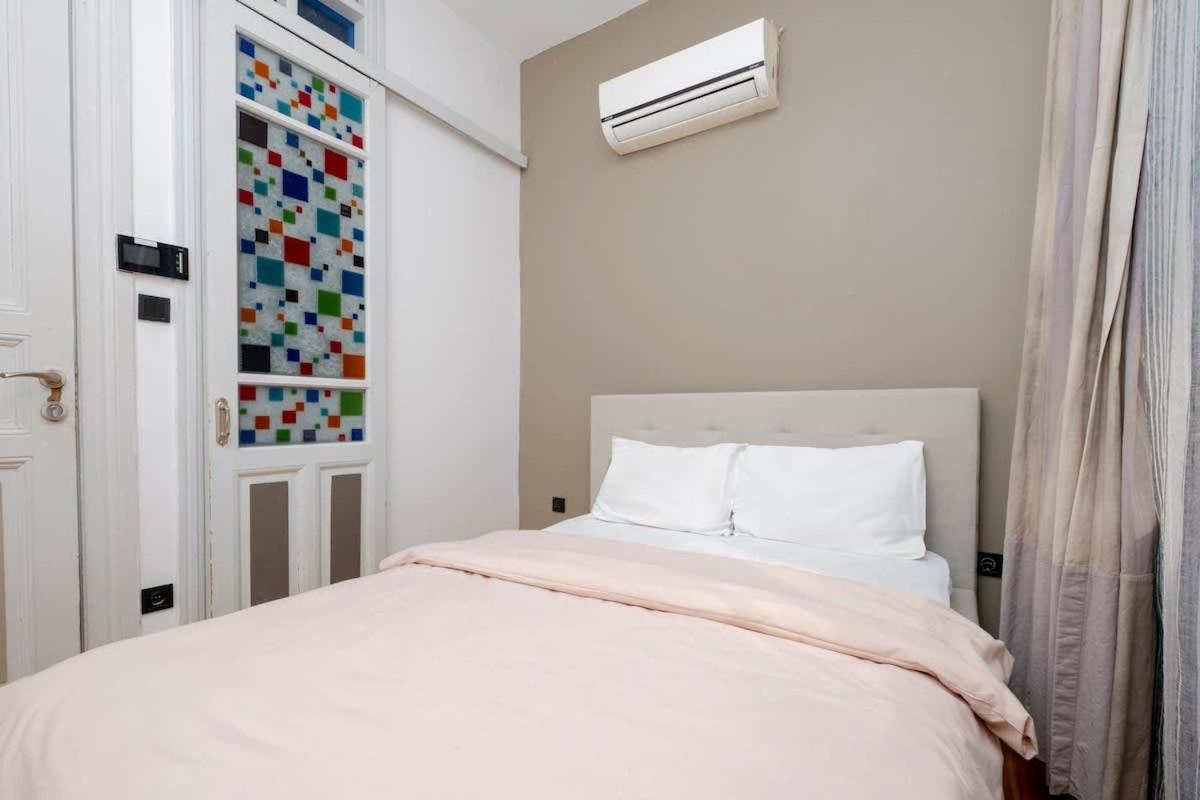 Exclusive House With 2 Apartments Including 4 Bedrooms And 4 Bathrooms In Total İstanbul
